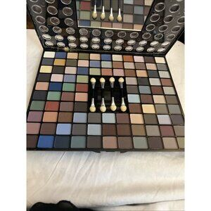Zalan Cosmetic Boutique Eyeshadow Palette W/Mirror 98 Assorted Matted Color New